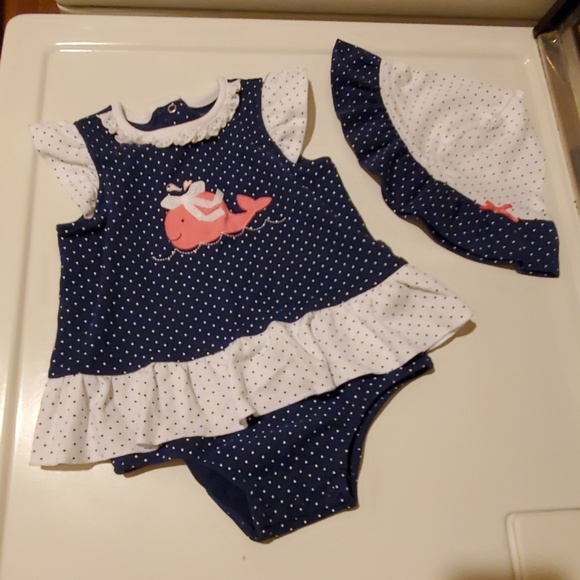 Whale Summer Outfit With Hat - Picture 1 of 3